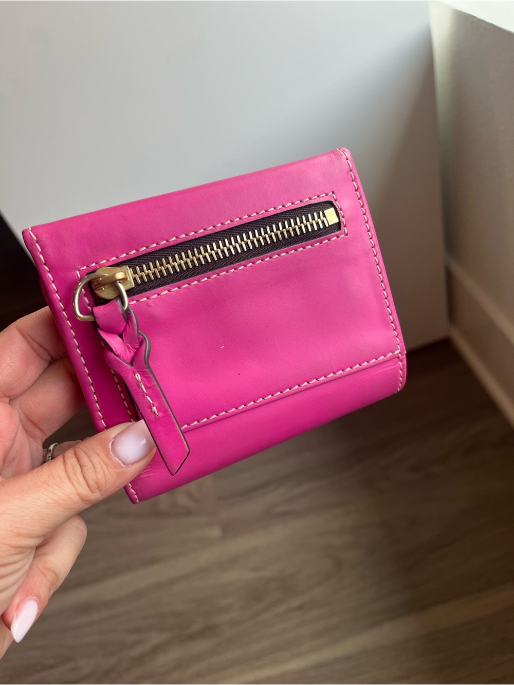 Dooney & Bourke Hot Pink Leather Trifold Wallet Coin Purse - Picture 6 of 6